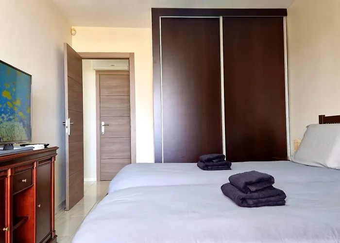 - Sea View Apartment Costa Adeje (Tenerife)