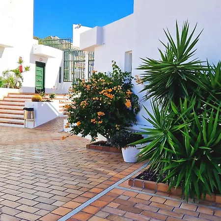 With Private Terrace - Ocean View Apartment *
