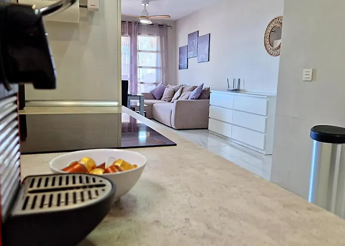 - Sea View Адехе